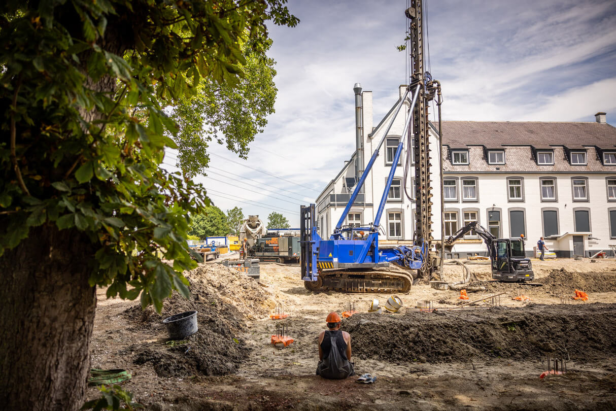 Eerste paal in de grond Bergh Bouwsystemen
